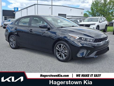 Used 2023 Kia Forte LXS FWD image 1
