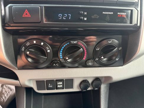 Used 2012 Toyota Tacoma 4x4 Access Cab V6 w/ TRD Off-Road Pkg image 18