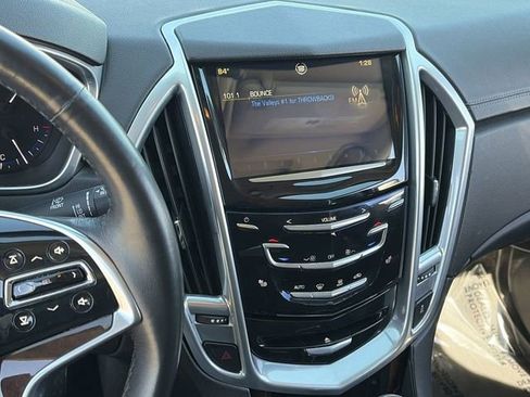 Used 2013 Cadillac SRX Luxury image 27