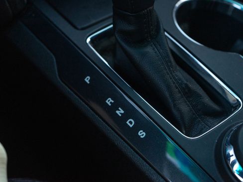 Used 2017 Ford Explorer XLT w/ Equipment Group 202A image 17