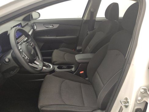 Used 2022 Kia Forte LXS w/ LXS Technology Package FWD image 17
