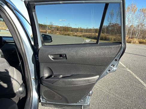 Used 2023 Toyota Corolla Cross LE image 18