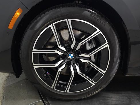 Used 2025 BMW 760i xDrive w/ Executive Package AWD/4WD image 13