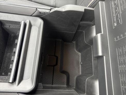 Used 2023 RAM 2500 Limited image 32