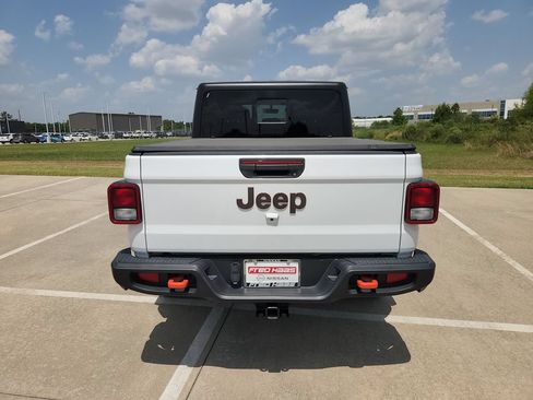 Used 2023 Jeep Gladiator Mojave w/ Cold Weather Group AWD/4WD image 6