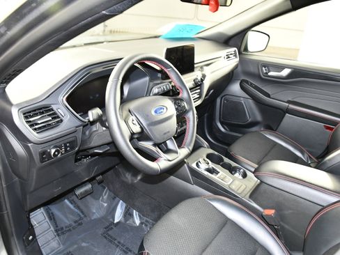 Used 2025 Ford Escape ST-Line Select image 2