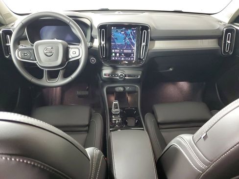 Used 2026 Volvo XC40 B5 Ultra w/ Protection Package Premier image 17