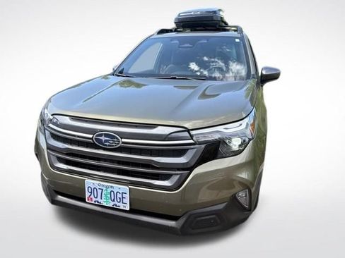 Used 2025 Subaru Forester Premium AWD/4WD image 5