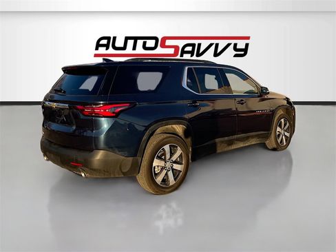 Used 2023 Chevrolet Traverse LT w/ LT Premium Package image 7