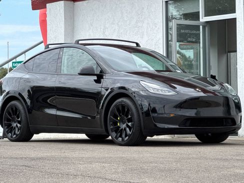 Used 2021 Tesla Model Y Long Range AWD/4WD image 2
