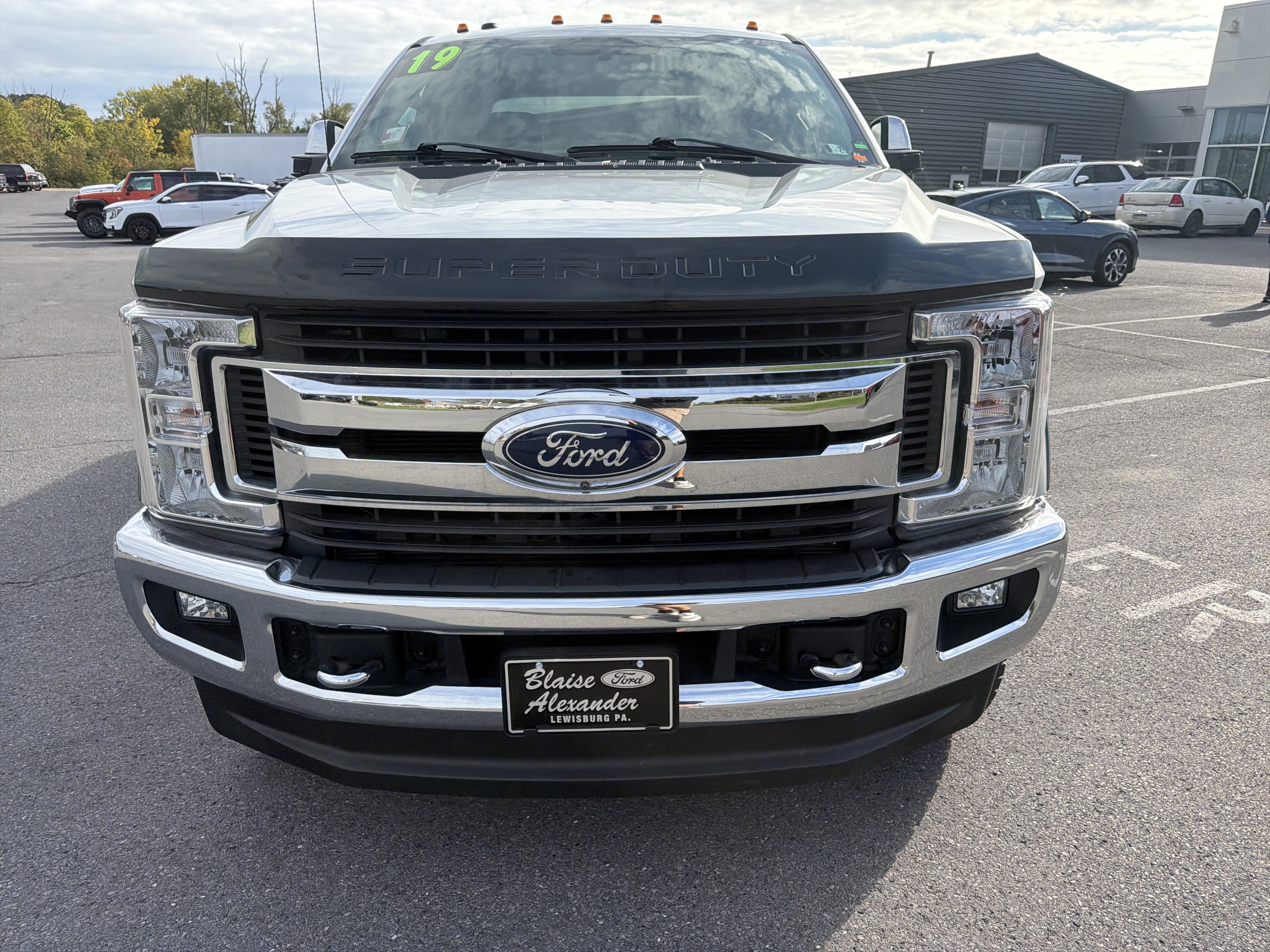 Used 2019 Ford F250 XLT w/ XLT Premium Package AWD/4WD image 9