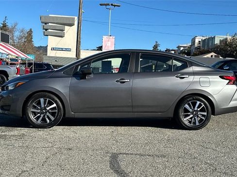 Used 2025 Nissan Versa SV image 7