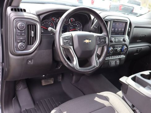 Used 2022 Chevrolet Silverado 1500 LT AWD/4WD image 5