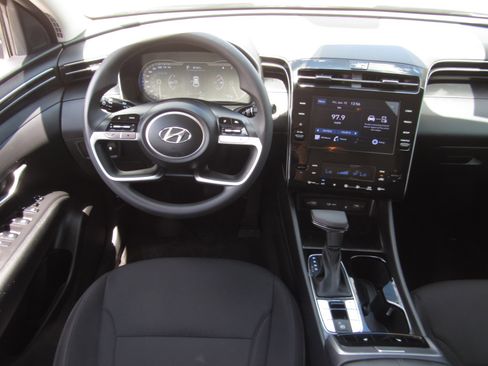 Used 2024 Hyundai Tucson SEL FWD image 17