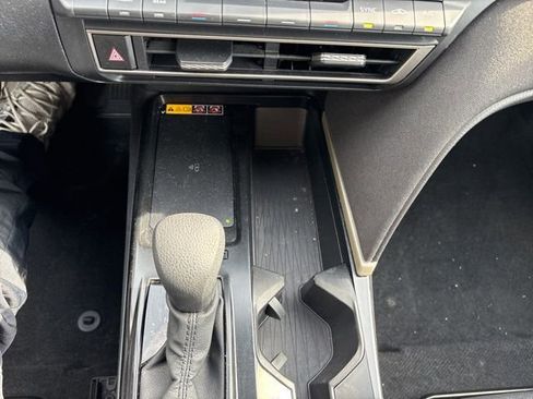 Used 2025 Toyota Camry LE image 13