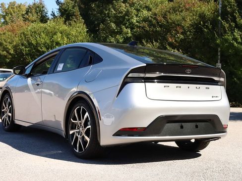New 2026 Toyota Prius Plug-In Hybrid image 2