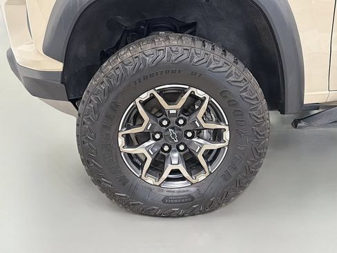 Used 2023 Chevrolet Colorado ZR2 w/ ZR2 Convenience Package III AWD/4WD image 33