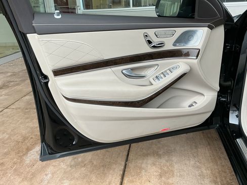 Used 2017 Mercedes-Benz S 550 4MATIC Sedan image 14