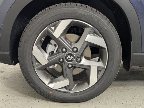 New 2026 Hyundai Venue SEL image 9