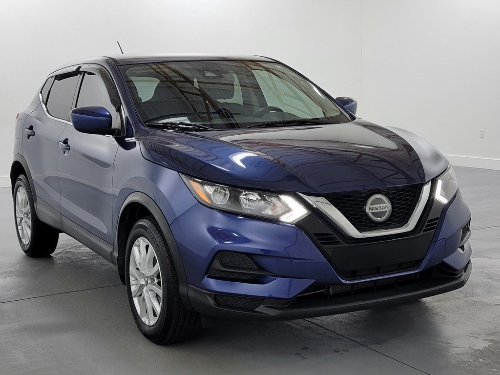Used 2020 Nissan Rogue Sport S w/ Appearance Package FWD image 2