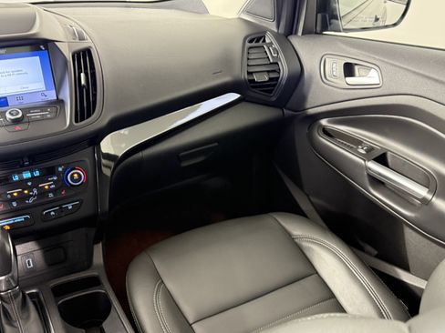 Certified 2019 Ford Escape SE FWD image 13