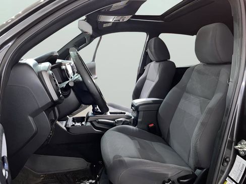 Used 2016 Toyota Tacoma SR image 10