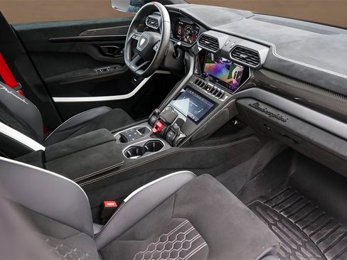 Used 2024 Lamborghini Urus Performante image 35