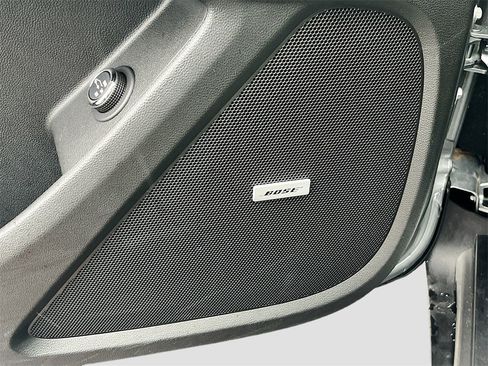 Used 2023 Chevrolet Traverse RS image 19