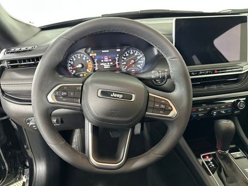 Used 2024 Jeep Compass Latitude w/ Sun and Sound Group image 14