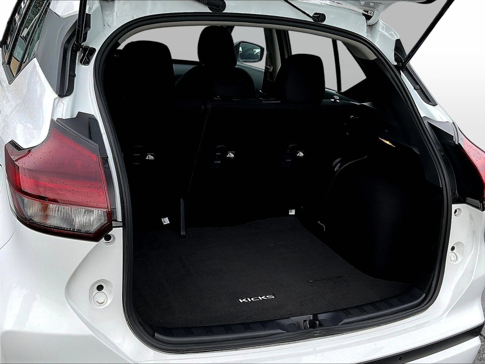 Used 2025 Nissan Kicks Play S FWD image 9