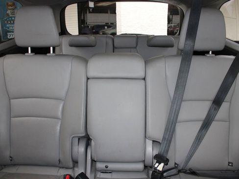 Used 2016 Honda Pilot Touring image 18