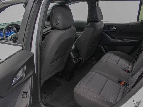 Used 2025 Chevrolet Equinox LT w/ Safety and Technology Package FWD image 19