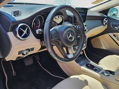 Used 2020 Mercedes-Benz GLA 250 image 8