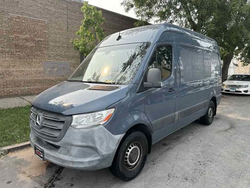 Used 2019 Mercedes-Benz Sprinter 144 image 2