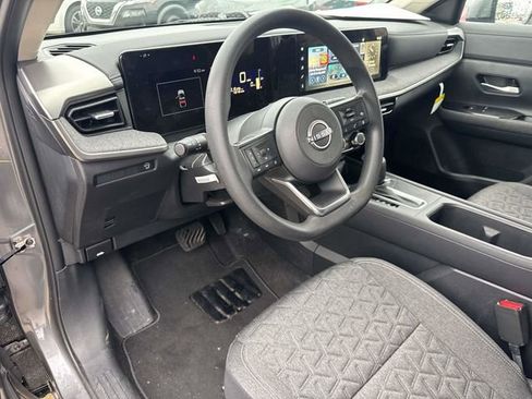 Used 2025 Nissan Kicks SV w/ Charging Package image 23