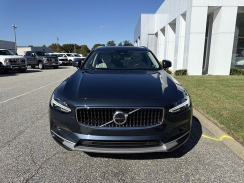 Certified 2024 Volvo V90 B6 Cross Country Ultimate image 4