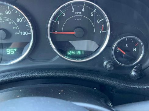 Used 2014 Jeep Wrangler Unlimited Sport image 17