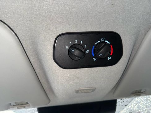 Used 2018 Ford Transit 350 XLT image 29