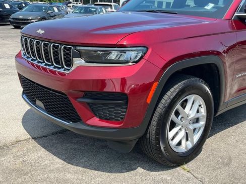 Used 2024 Jeep Grand Cherokee Laredo X w/ Luxury Tech Group I RWD image 13
