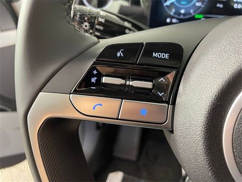 New 2025 Hyundai Elantra Limited image 11