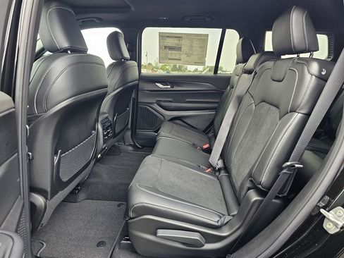 New 2025 Jeep Grand Cherokee L Altitude image 13