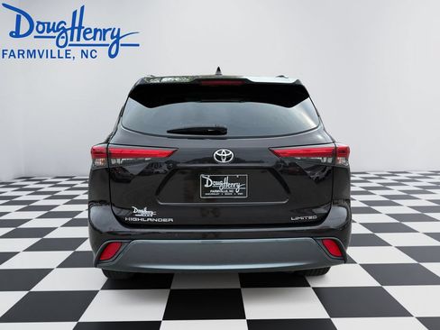 Used 2021 Toyota Highlander Limited FWD image 4