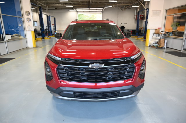 Used 2027 Chevrolet Equinox LT w/ Convenience Package II AWD/4WD image 2