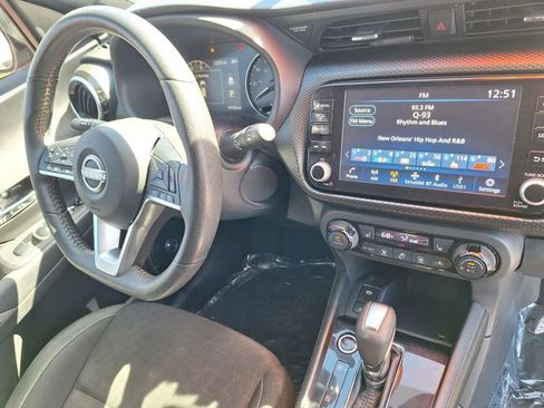Used 2024 Nissan Kicks SR w/ SR Premium Package image 31