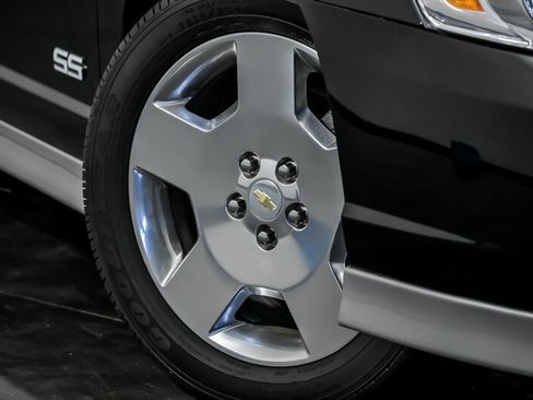 Used 2006 Chevrolet Monte Carlo SS FWD image 3