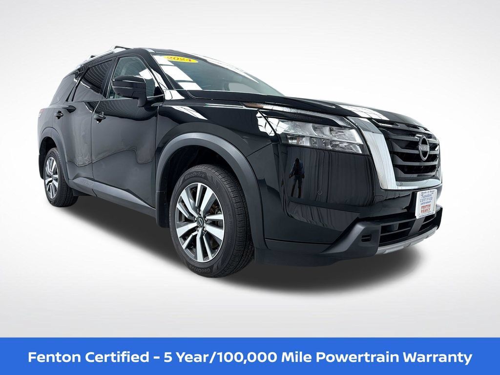 Used 2024 Nissan Pathfinder SL AWD/4WD image 1