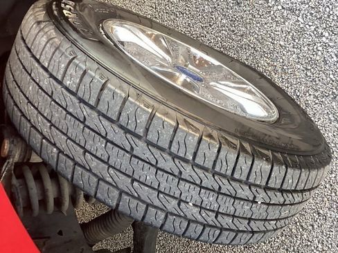 Used 2015 Ford F150 XLT image 13