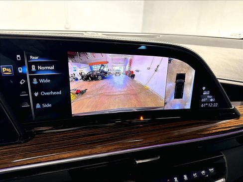 Used 2023 Cadillac Escalade Premium Luxury AWD/4WD image 22