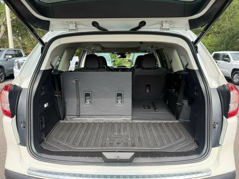 Used 2025 Subaru Ascent Bronze Edition AWD/4WD image 9