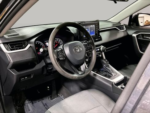 Used 2021 Toyota RAV4 XLE AWD/4WD image 18